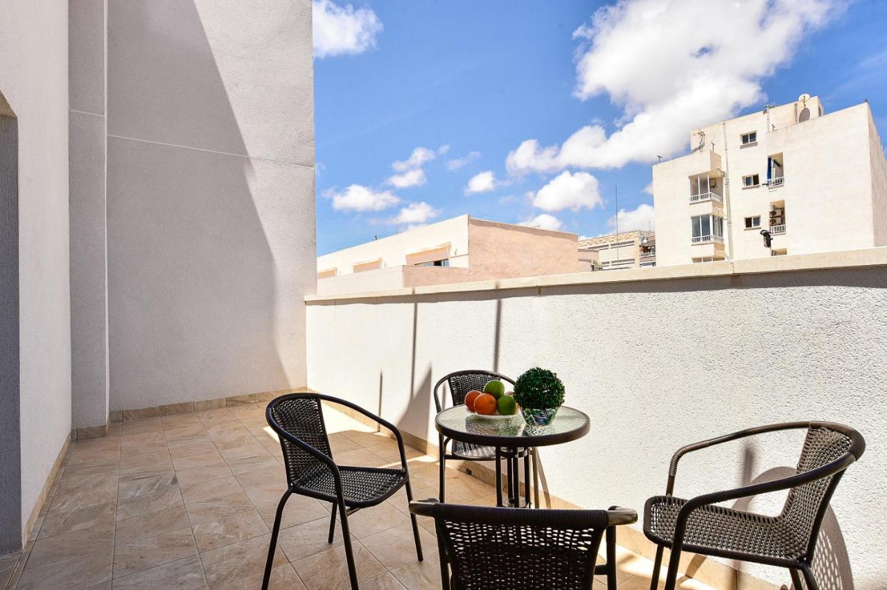 Apartments Cura Beach Torrevieja Bagian luar foto